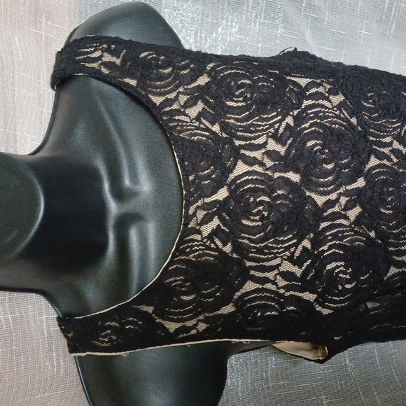 Rewind Junior’s dress, Black Lace bodace over Champaign Pleated skirt, XL - Picture 2 of 6